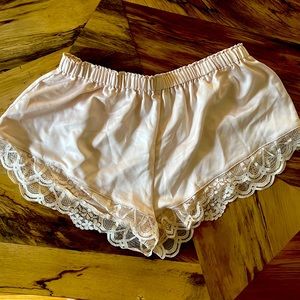 Flora Nikrooz Blush set